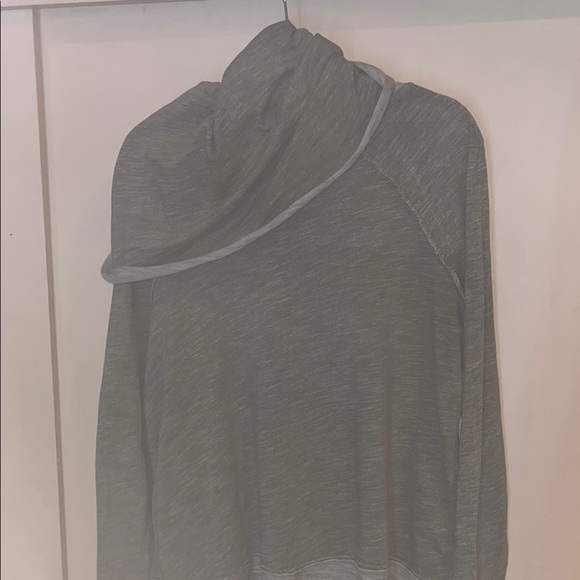 FP Beach Green Cowl Neck / hoodie long sleeve shirt OS / preowned - Picture 10 of 12